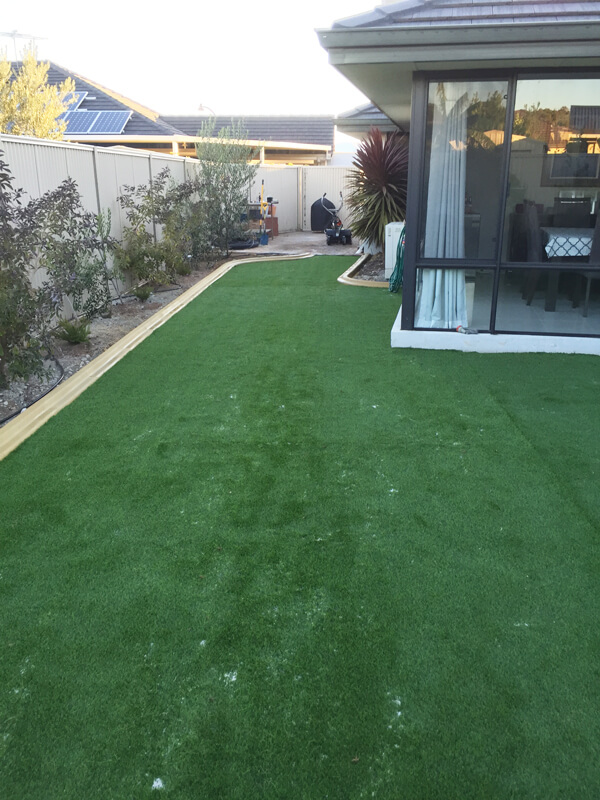 Ezi-Synthetic-Turf-back-lawn_Perth_0106