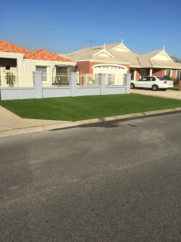 Ezi-Synthetic-Turf-front-curb_Perth_0115